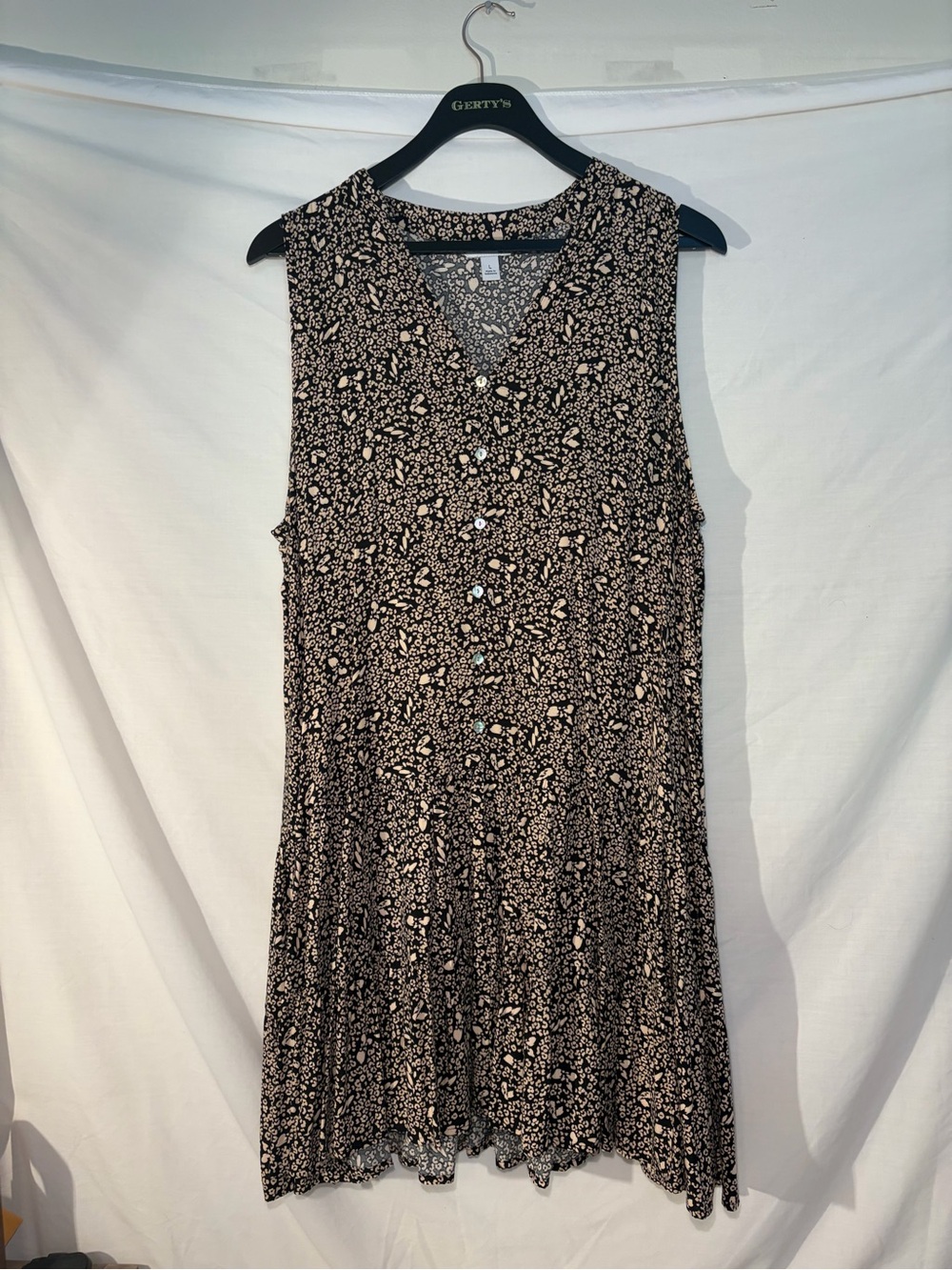 Nine West Black & Cream Floral/cheetah Sleeveless V-Neck 6 Button front Dress L